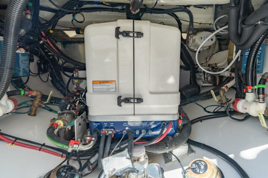 2025 Everglades 375 Center Console