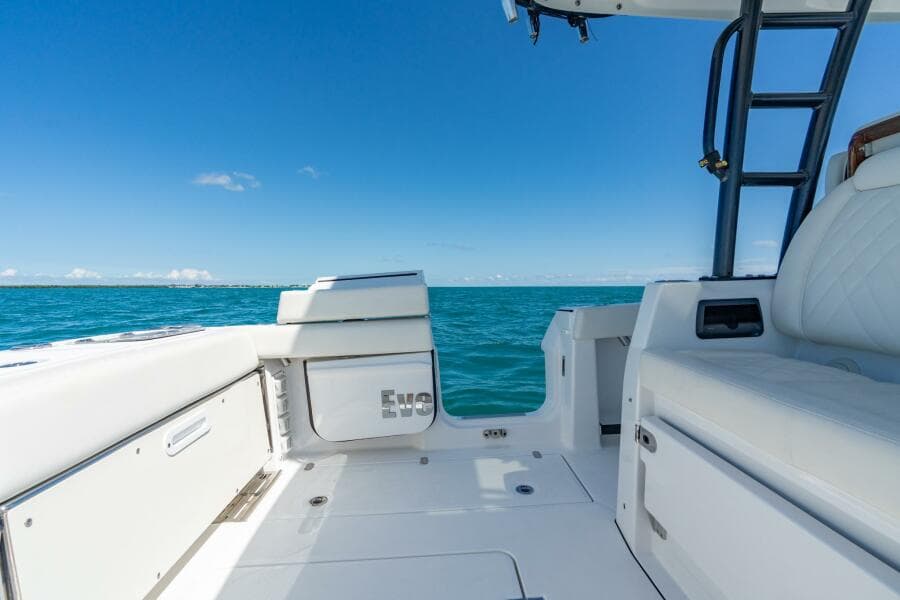 2025 Everglades 375 Center Console