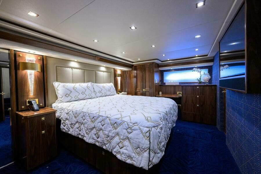 Viking 80 - KEMOSABE - Master Stateroom