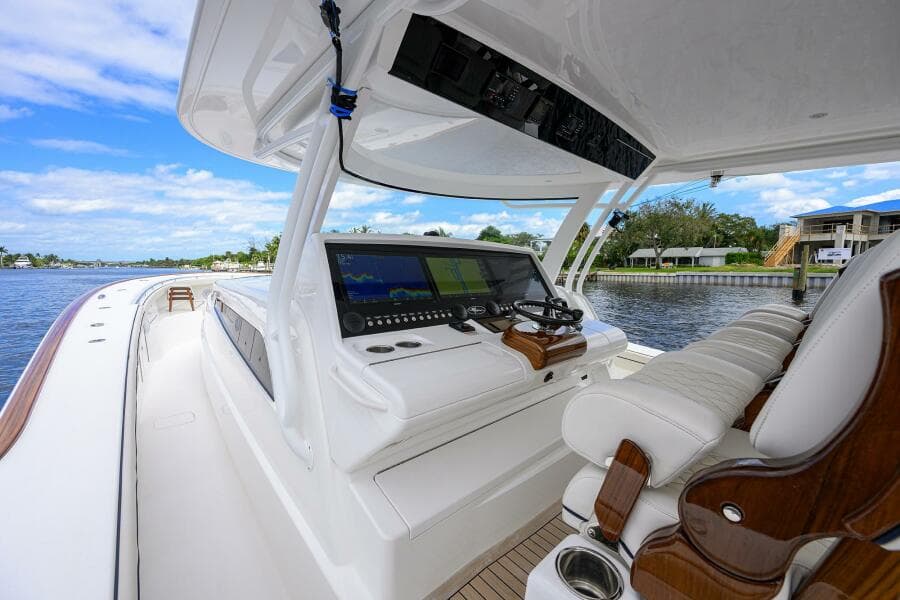 Valhalla 55 - LITTLE KEMOSABE - Helm Station & Seating