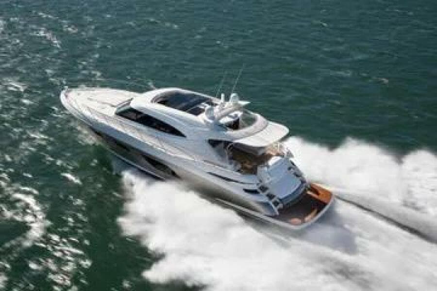 2015 Riviera 6000 Sport Yacht