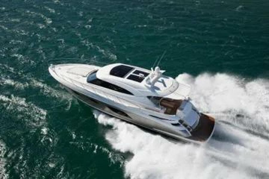 2015 Riviera 6000 Sport Yacht