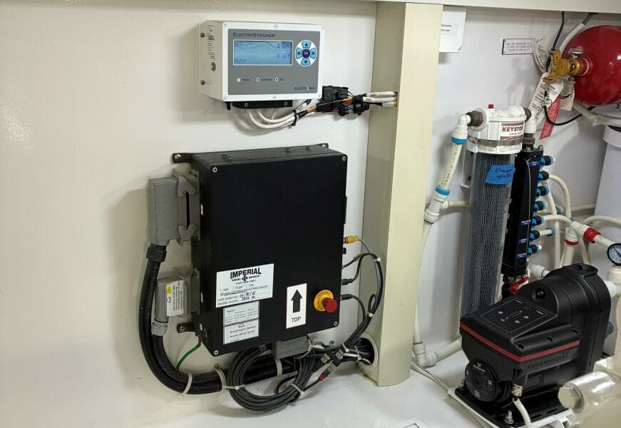 2006 Viking 56 Convertible SUMMER SALT