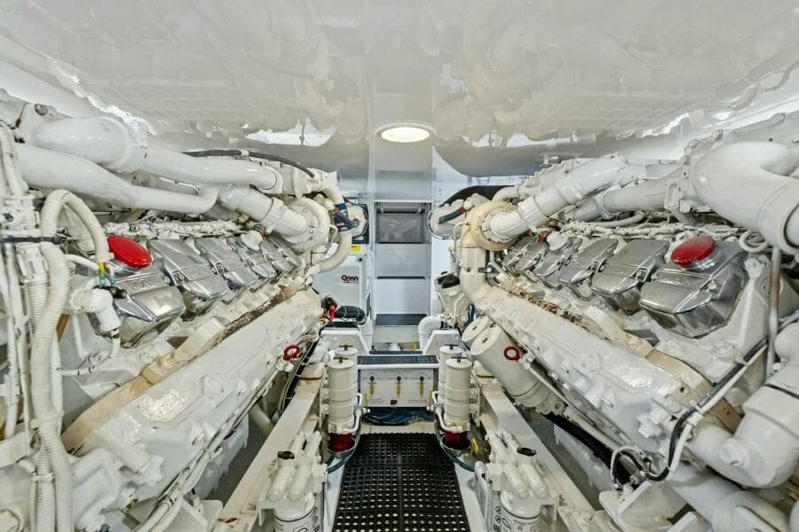 2006 Viking 56 Convertible SUMMER SALT