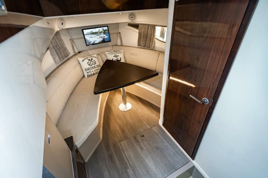 2021 Sea Ray Sundancer 32 Outboard