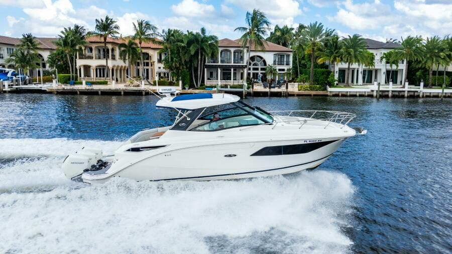 2021 Sea Ray Sundancer 32 Outboard