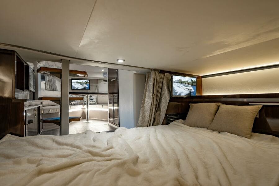 2021 Sea Ray Sundancer 32 Outboard