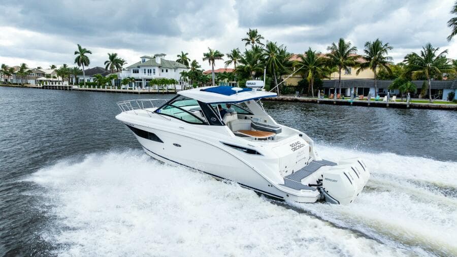 2021 Sea Ray Sundancer 32 Outboard