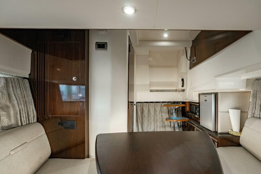 2021 Sea Ray Sundancer 32 Outboard