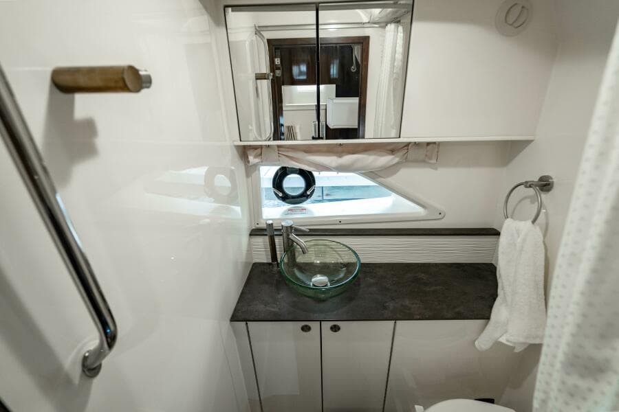 2021 Sea Ray Sundancer 32 Outboard