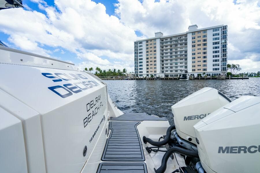 2021 Sea Ray Sundancer 32 Outboard