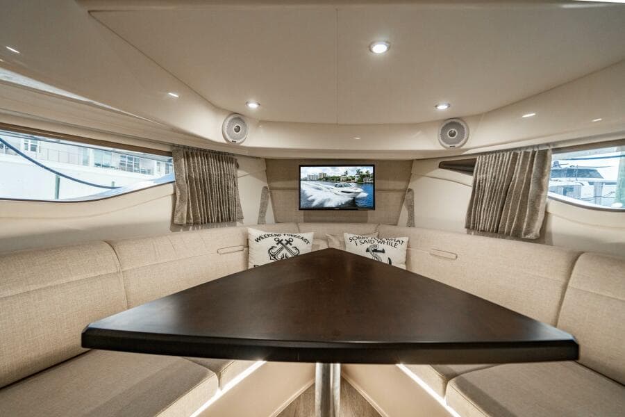 2021 Sea Ray Sundancer 32 Outboard