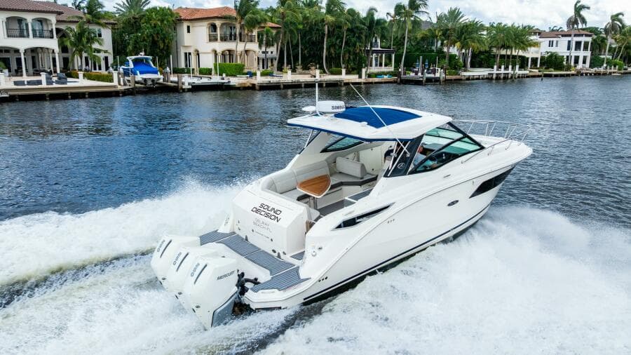 2021 Sea Ray Sundancer 32 Outboard