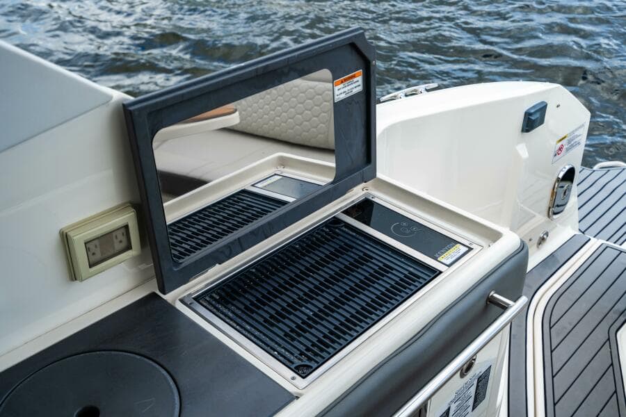 2021 Sea Ray Sundancer 32 Outboard