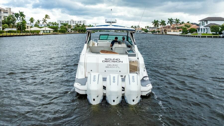 2021 Sea Ray Sundancer 32 Outboard