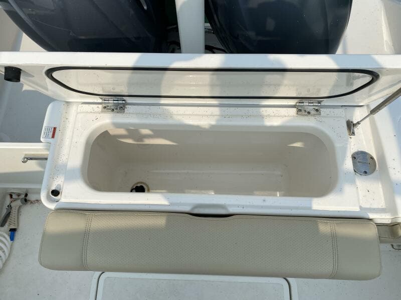 2021 Pursuit 266 Dual Console