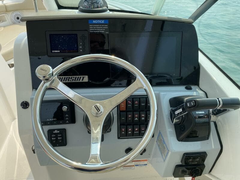 2021 Pursuit 266 Dual Console