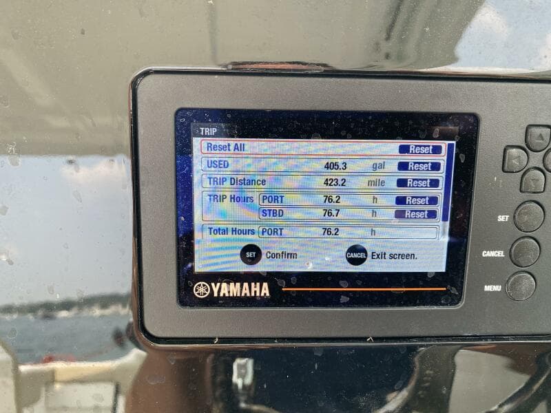 2021 Pursuit 266 Dual Console