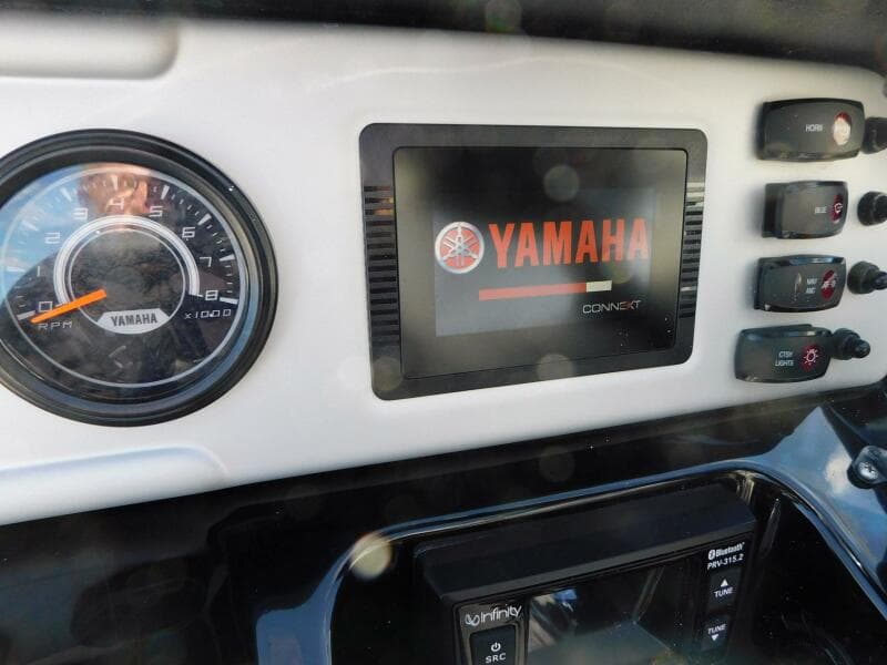 2021 Yamaha Boats AR210