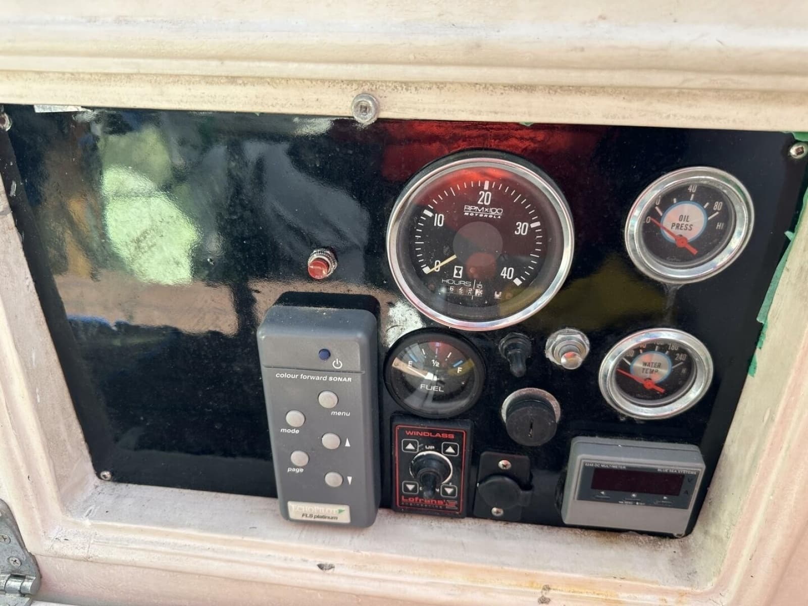1979 Hughes 3910 - Photo 29