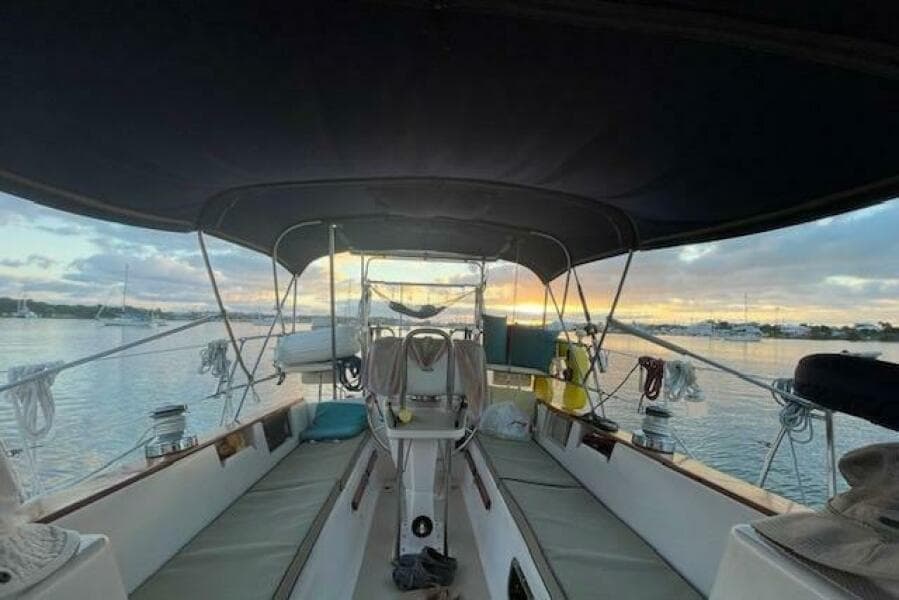 1997 Island Packet 37