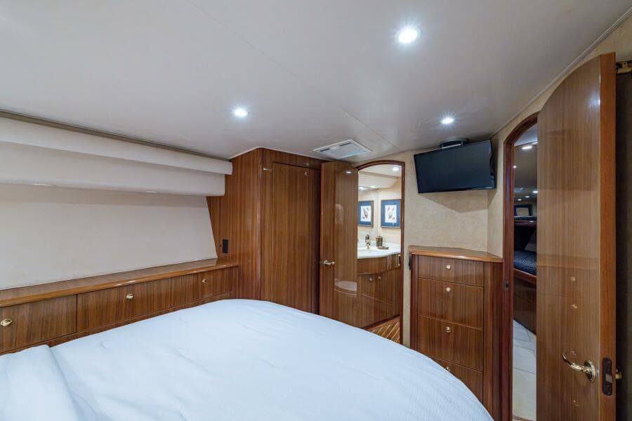 Viking 52 QUALIFIER - Master Stateroom