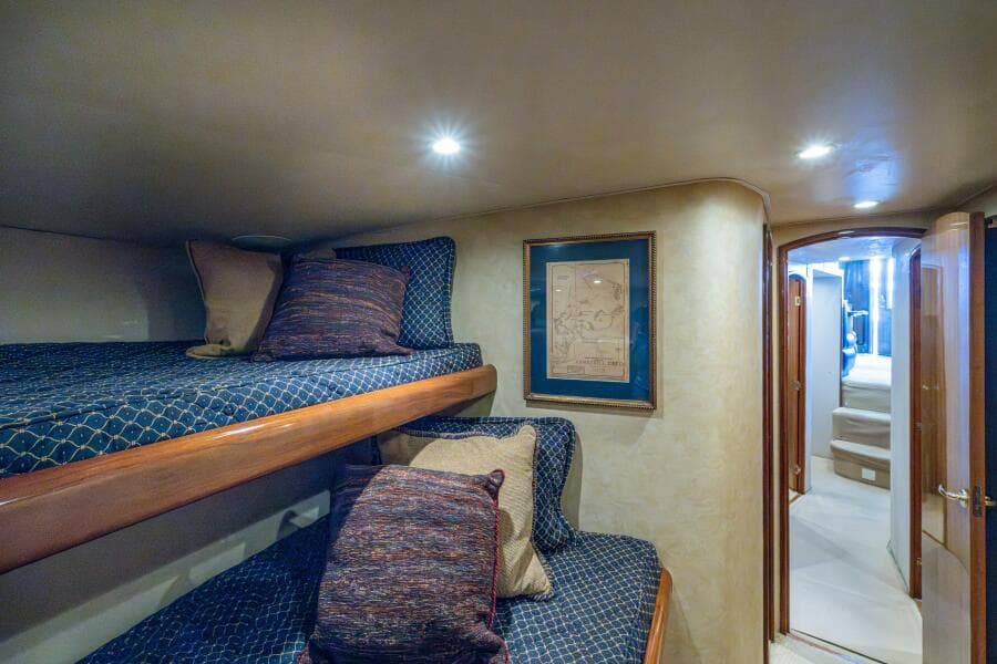 Viking 52 QUALIFIER - Forward Stateroom