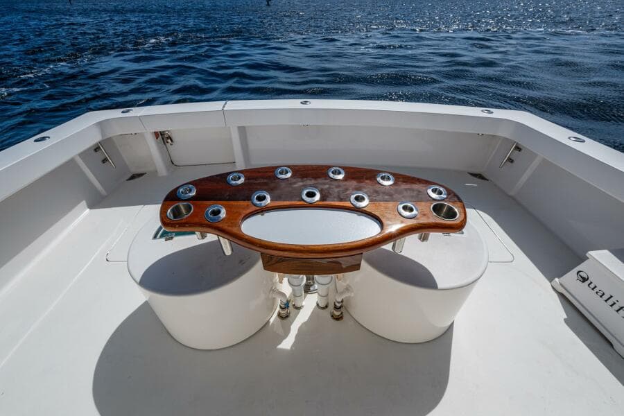 Viking 52 QUALIFIER - Cockpit