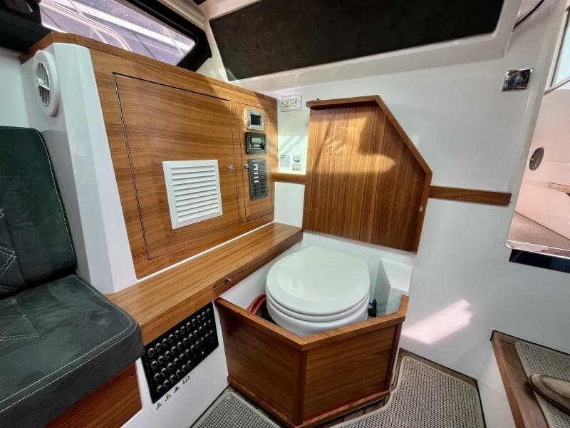 2018 Axopar 37 Sport Cabin R
