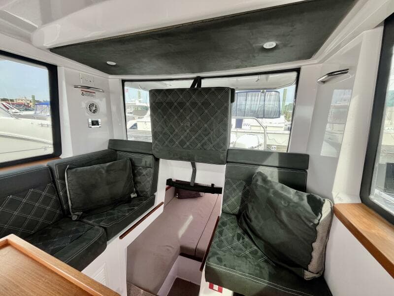2018 Axopar 37 Sport Cabin R
