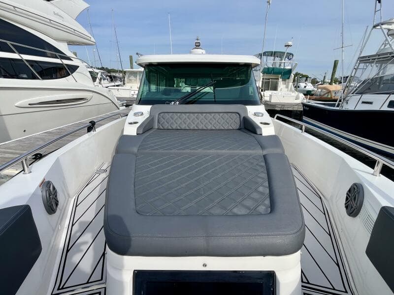 2018 Axopar 37 Sport Cabin R