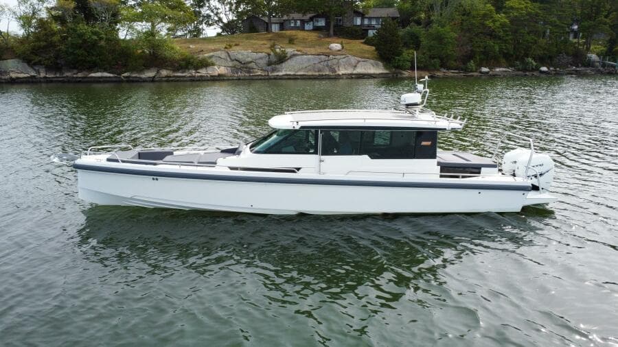 2018 Axopar 37 Sport Cabin R