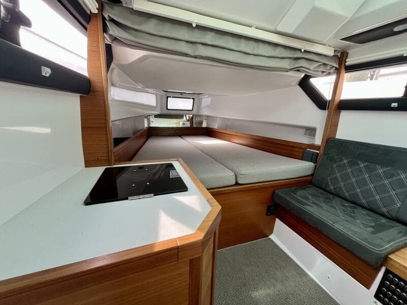 2018 Axopar 37 Sport Cabin R