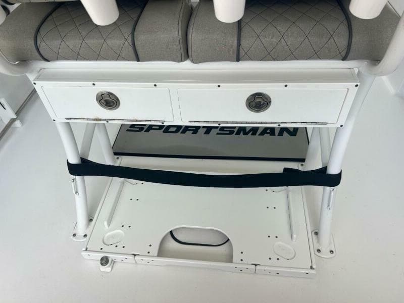 2021 Sportsman 232 Platinum Center Console