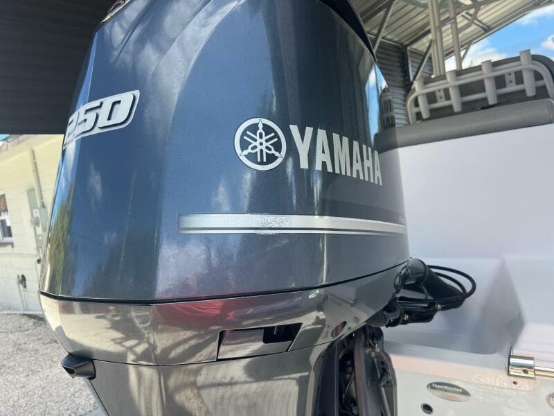 2021 Sportsman 232 Platinum Center Console