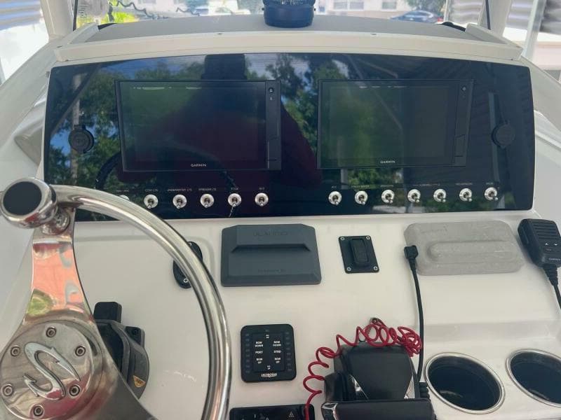 2021 Sportsman 232 Platinum Center Console