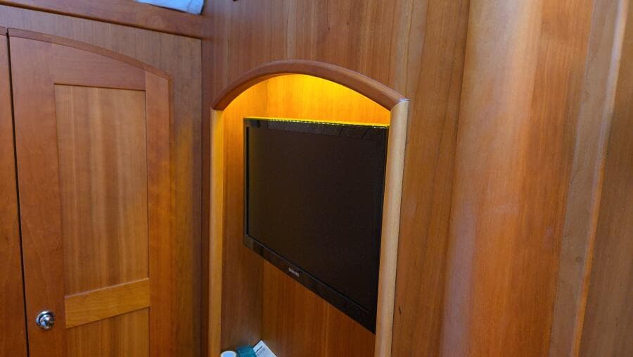 2017 Sabre 48 Flybridge