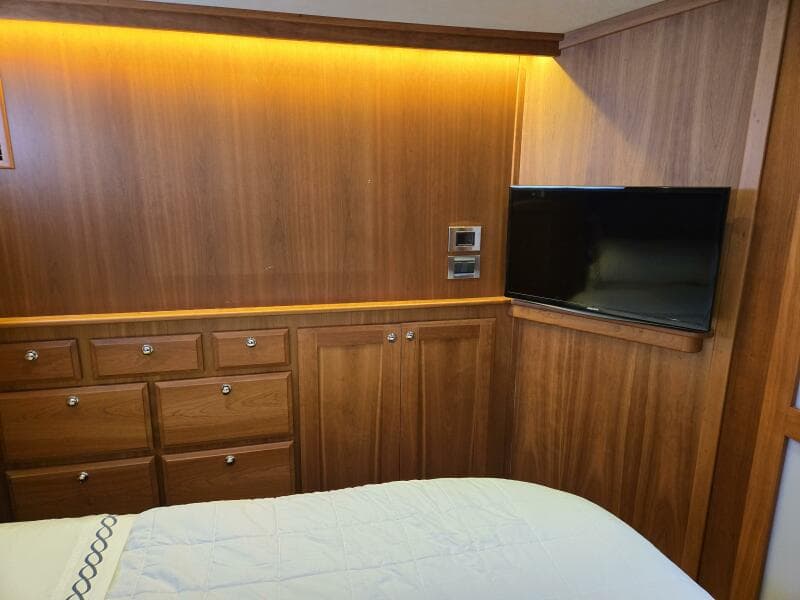 2017 Sabre 48 Flybridge