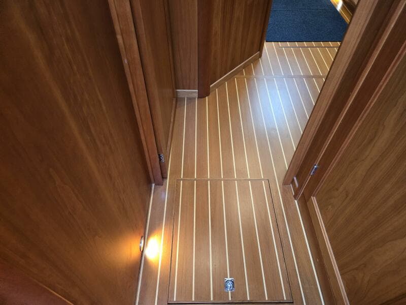 2017 Sabre 48 Flybridge