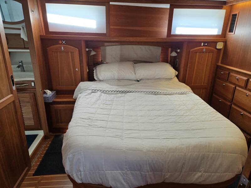 2017 Sabre 48 Flybridge