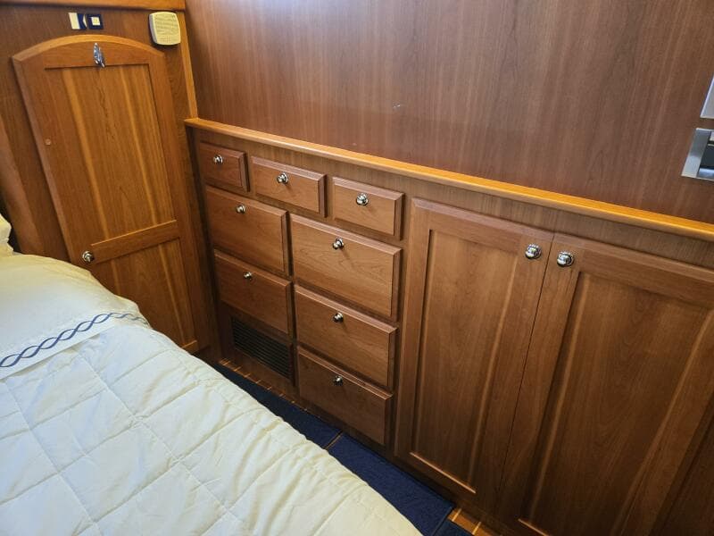 2017 Sabre 48 Flybridge