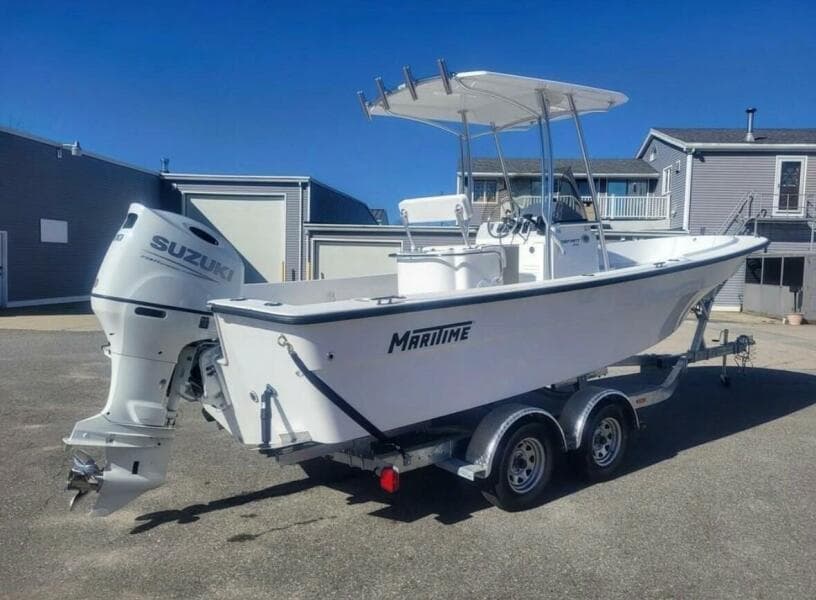 2024 Maritime 233 Defiant