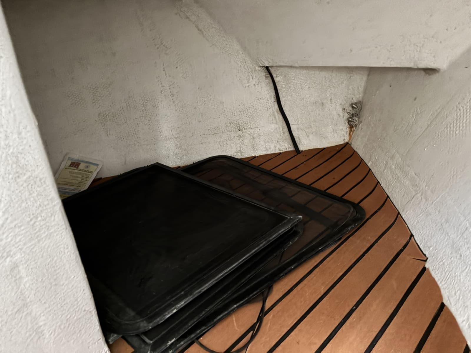 2008 Glenn Young 32 Skiff - Berth