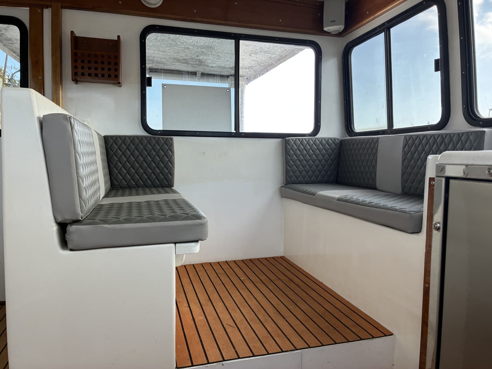 2008 Glenn Young 32 Skiff - Settee