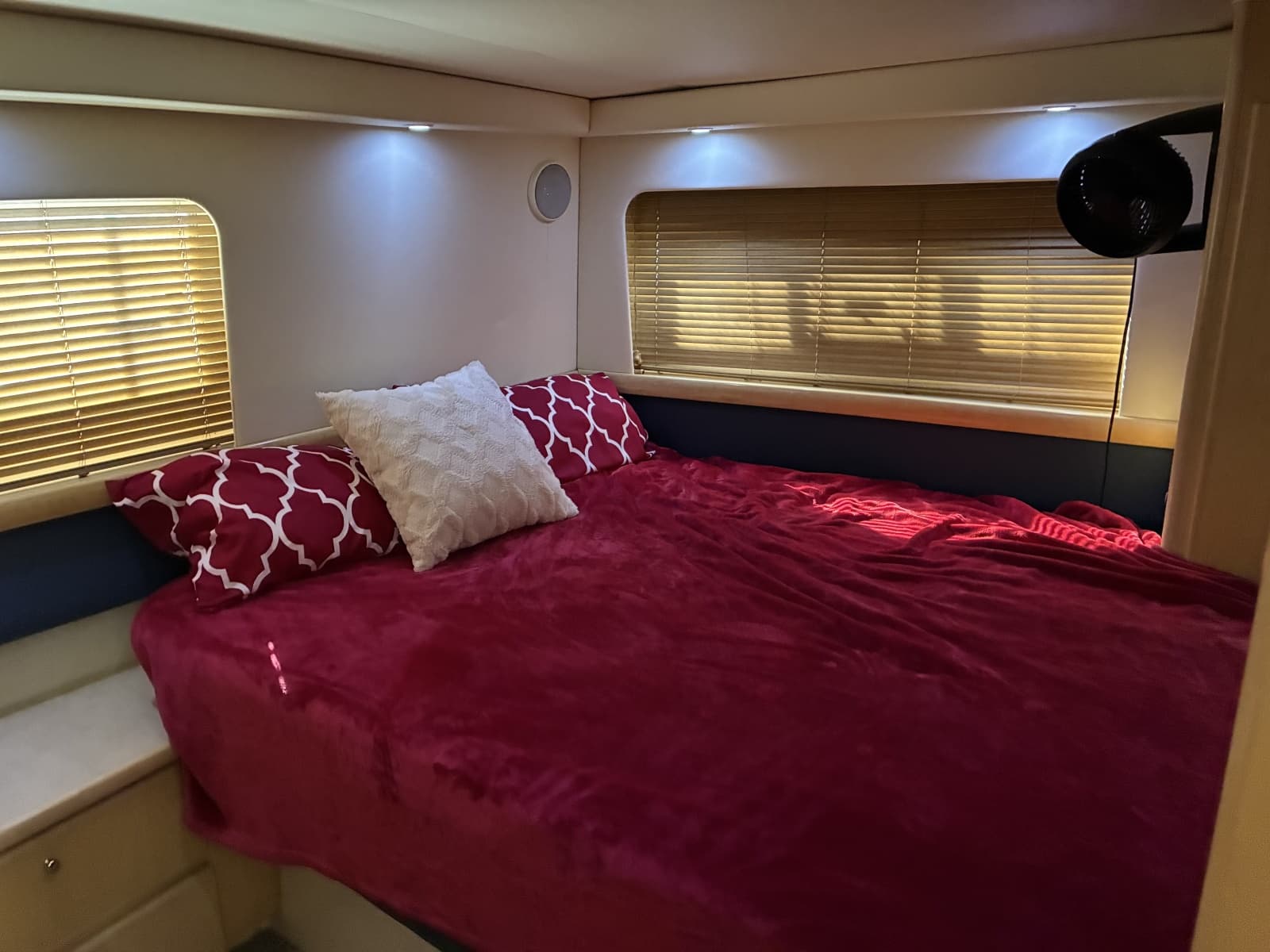 1998 Carver 355 Aft Cabin - Photo 12