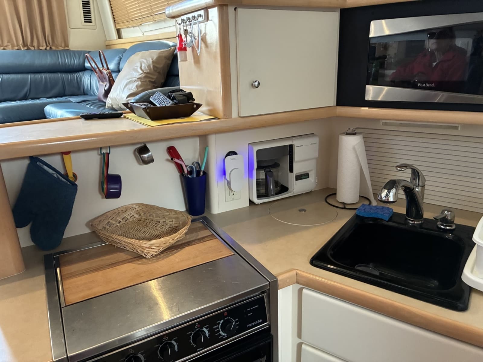 1998 Carver 355 Aft Cabin - Photo 16