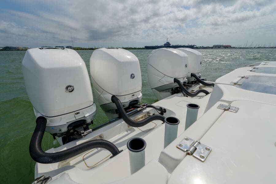 Freeman 42 42LR Double Tap- Engines