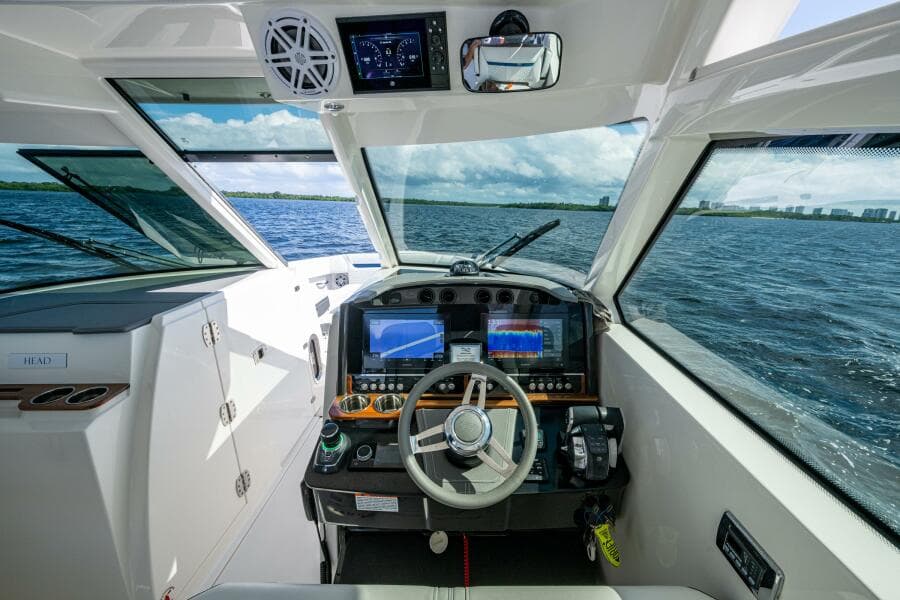 2021 Tiara Yachts 34 LX