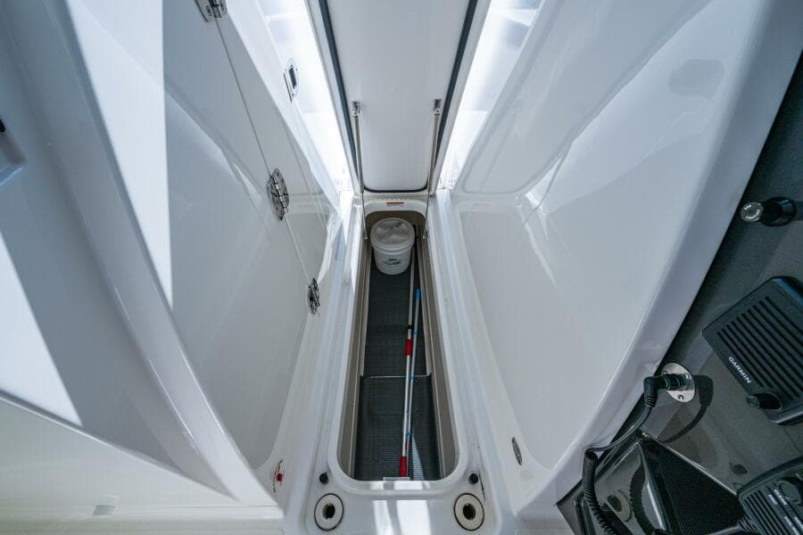 2021 Tiara Yachts 34 LX