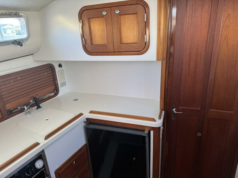 2001 Legacy Yachts Express